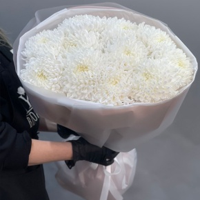 Букет из 11 белых хризантем  в Звенигороде