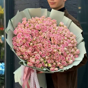 Букет из 101  нежно -розовой кустовой розы (70 см) в Звенигороде