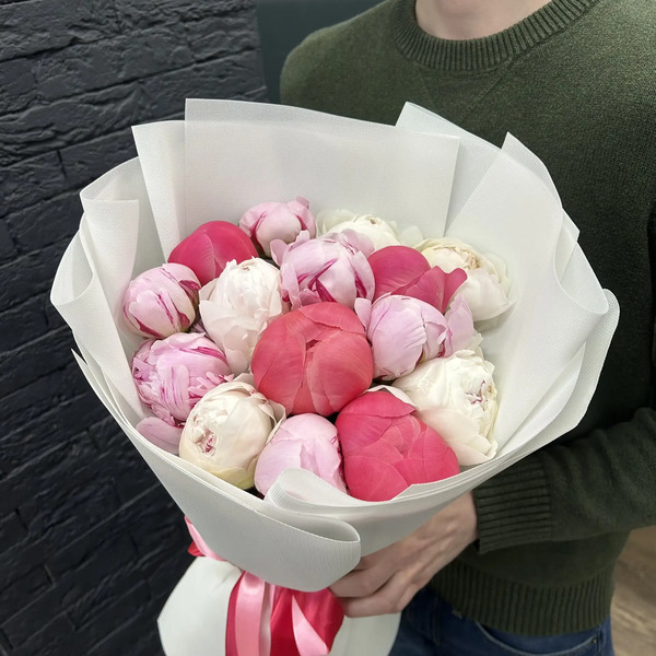 Букет из 15 пионов " Конфетти" в Звенигороде