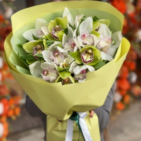 Букет "Бруклин" из орхидей и альстромерий в Звенигороде