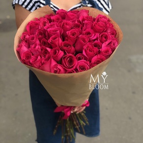 Букет 51 малиновая роза Эквадор Пинк Флоид (60 см) в Звенигороде