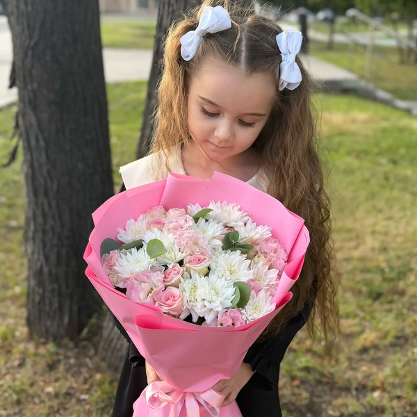 Букет из хризантем, эустом и роз в Звенигороде