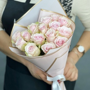Букет из 15 пудровых роз Кения (40 см) в Звенигороде