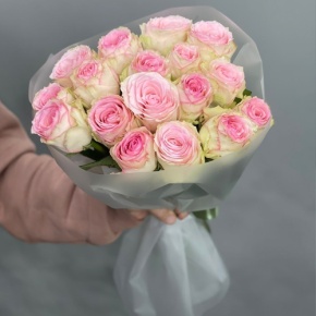 Букет из 17 роз Кения (40 см) в Звенигороде