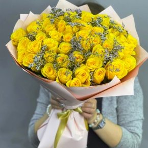 Букет из 51 лимонной розы с лимониумом в Звенигороде