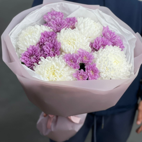 Букет "Вместе с тобой" из нежных хризантем в Звенигороде