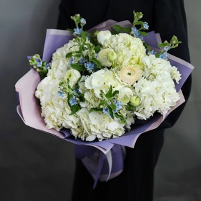 Букет из Голландских гортензий и ранункулюсов в Звенигороде