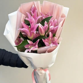 Монобукет из 9 ароматных розовых лилий в Звенигороде