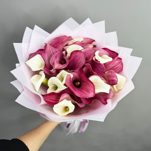 Букет из 25 нежных калл в Звенигороде