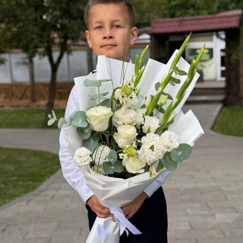 Букет на 1 сентября с гладиолусами, розами, эустомой и орнитогалумом в Звенигороде