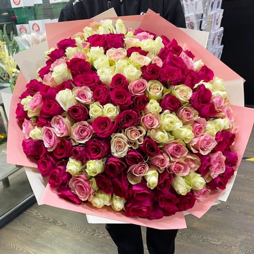 Букет 151 роза ягодный микс (40 см) в Звенигороде